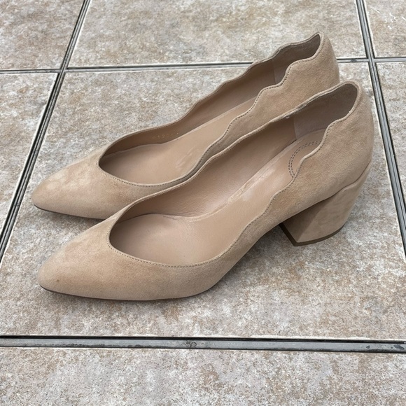 Chloé Laurena Scalloped Suede Pump